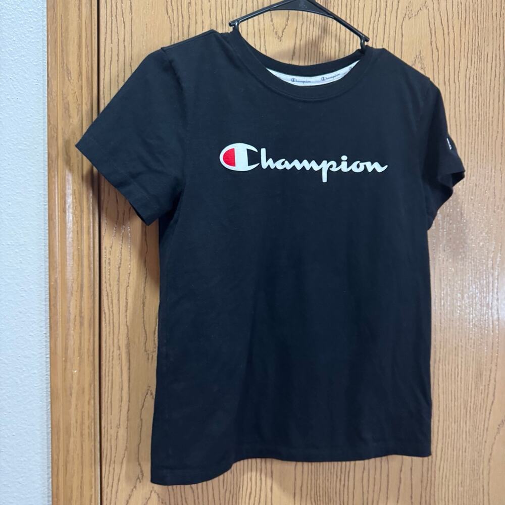 Champion shirt size small